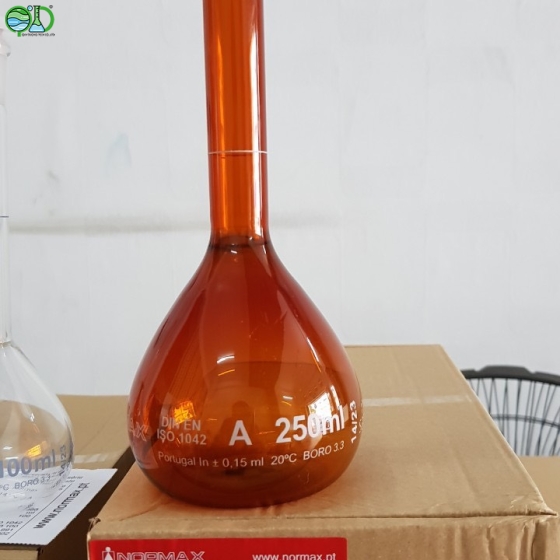Volumetric flasks, NORMAX® amber glass, class A, with PE stopper